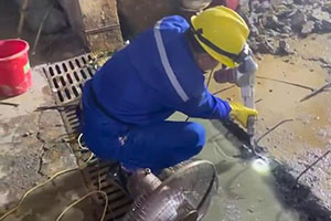 镇江地下室伸缩缝堵漏施工视频